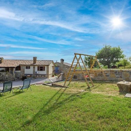 Guesthouse Gospodi Cerovlje Екстериор снимка