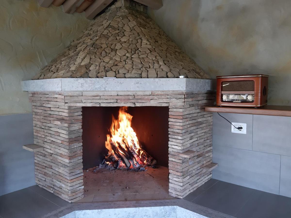 Guesthouse Gospodi Cerovlje Екстериор снимка