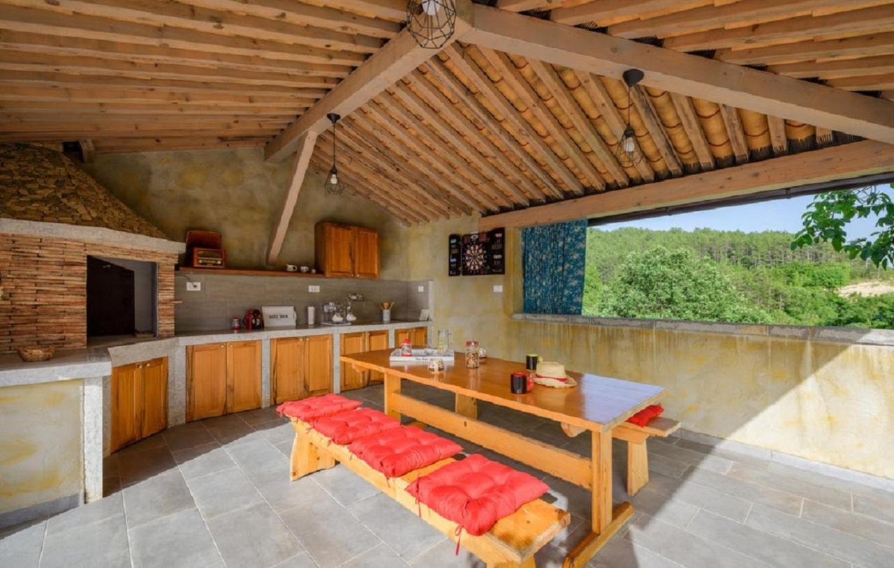 Guesthouse Gospodi Cerovlje Екстериор снимка